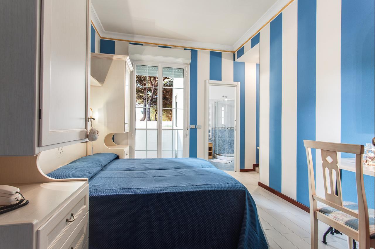 Hotel Villa Pina Milano Marittima Exterior photo