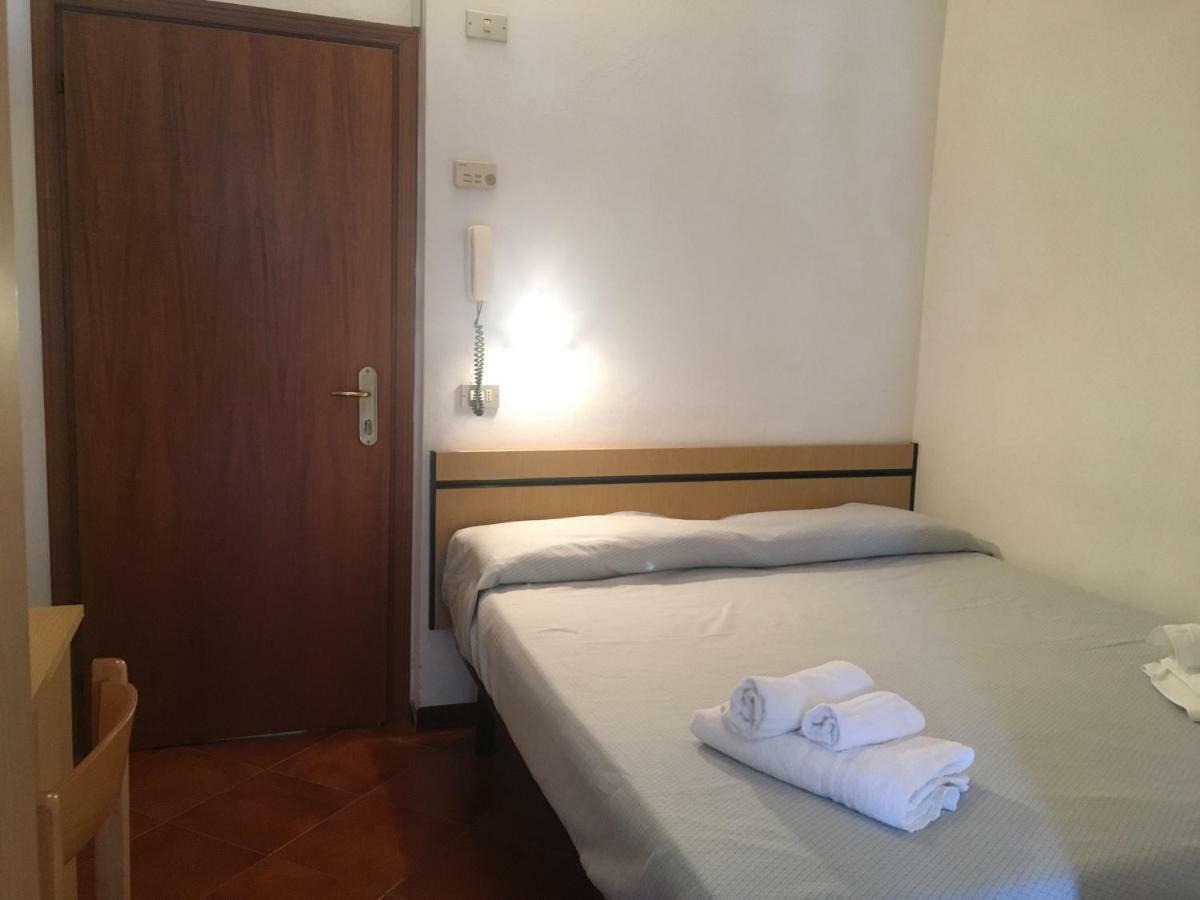 Hotel Villa Pina Milano Marittima Room photo